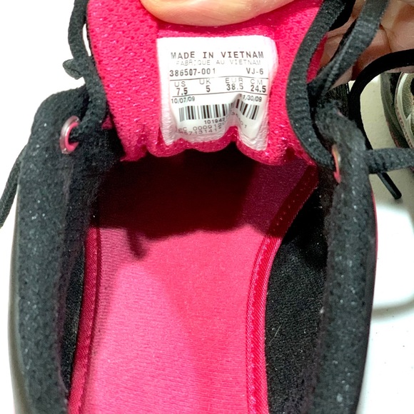 NIKE AIR Black/Hot Pink Walking Shoe (size: 7.5) - Picture 15 of 16